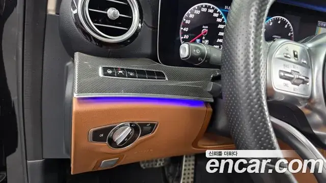 Mercedes-Benz E-Class 2019 — Фото 16/20