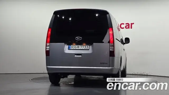 Hyundai Staria 2022 — Фото 4/20