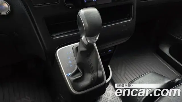 Hyundai Staria 2022 — Фото 9/20