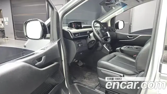 Hyundai Staria 2022 — Фото 10/20