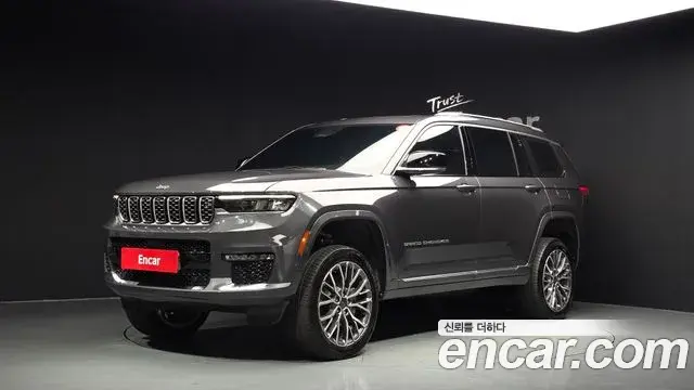 Jeep Grand Cherokee 2023 — Фото 1/20