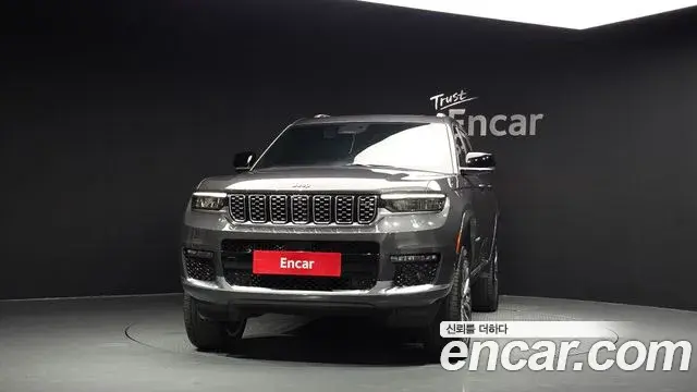 Jeep Grand Cherokee 2023 — Фото 3/20