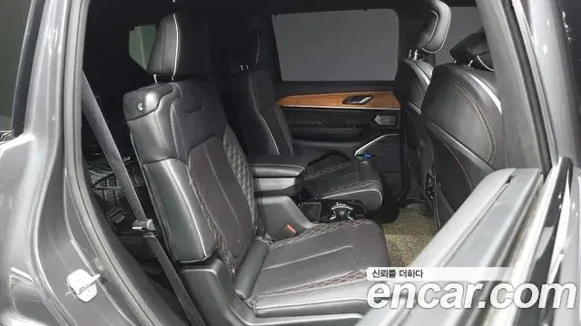 Jeep Grand Cherokee 2023 — Фото 12/20