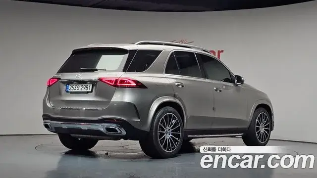 Mercedes-Benz GLE-Class 2022 — Фото 2/20
