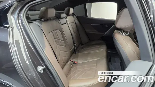 BMW 5 Series 2023 — Фото 11/20