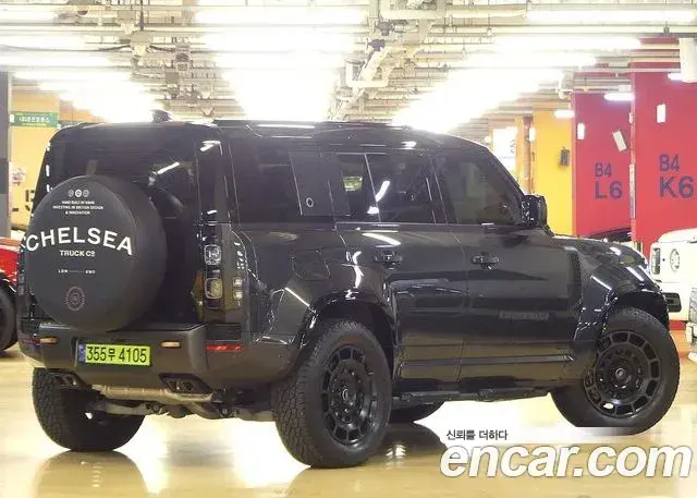 Land Rover Defender 2025 — Фото 2/20