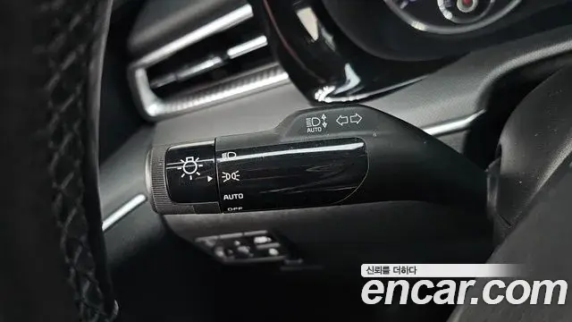 Kia K5 2023 — Şəkil 32/32