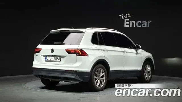 Volkswagen Tiguan 2019 — Фото 2/20