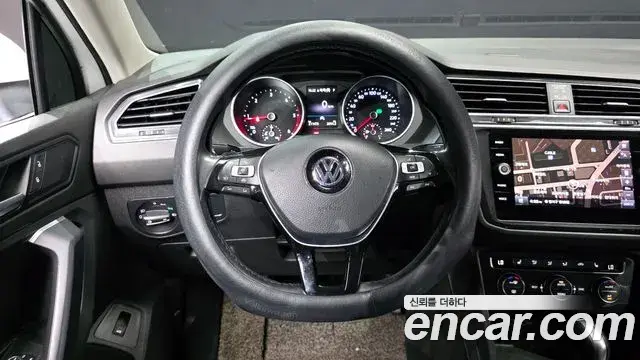Volkswagen Tiguan 2019 — Фото 12/20