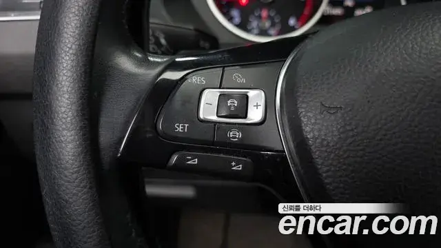 Volkswagen Tiguan 2019 — Фото 17/20