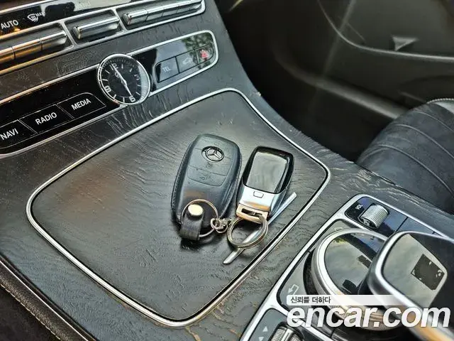 Mercedes-Benz E-Class 2019 — Фото 16/20