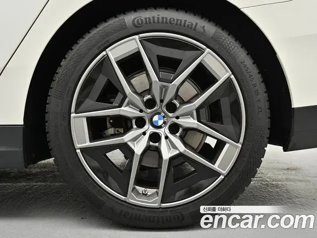 BMW 5 Series 2023 — Фото 4/20