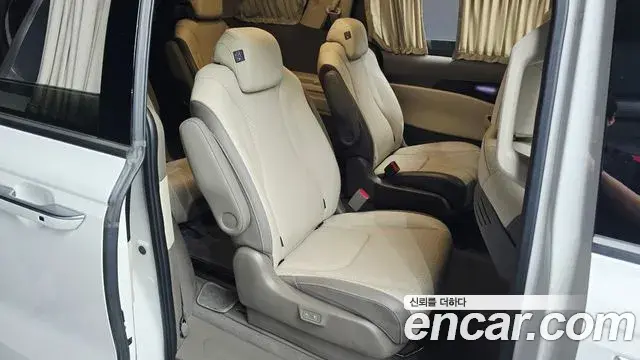 Kia Carnival 2021 — Фото 11/20