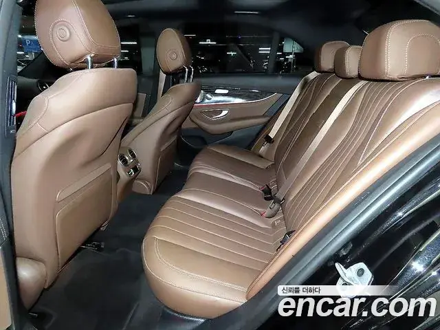 Mercedes-Benz E-Class 2021 — Фото 6/20