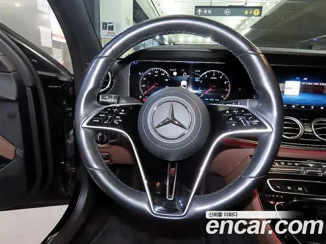 Mercedes-Benz E-Class 2021 — Фото 7/20