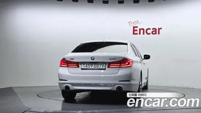 BMW 5 Series 2018 — Фото 4/20