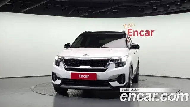 Kia Seltos 2020 — Фото 3/20