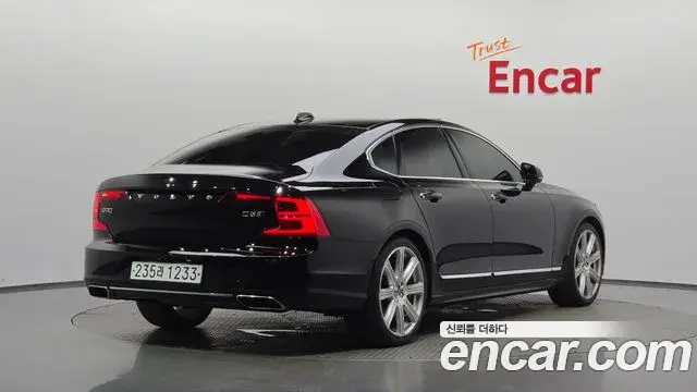 Volvo S90 2019 — ფოტო 17/39