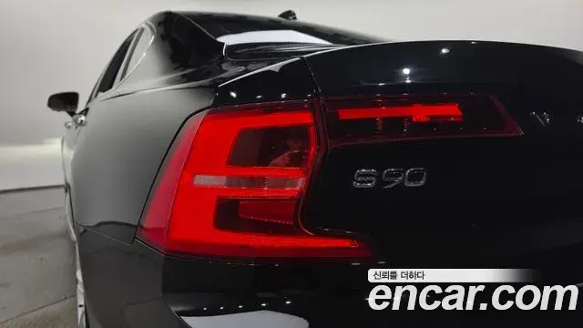 Volvo S90 2019 — ფოტო 13/39