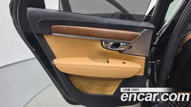 Volvo S90 2019 — ფოტო 22/39