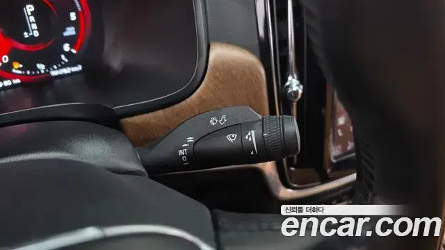Volvo S90 2019 — ფოტო 15/39