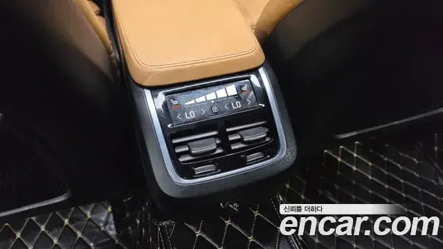 Volvo S90 2019 — ფოტო 32/39
