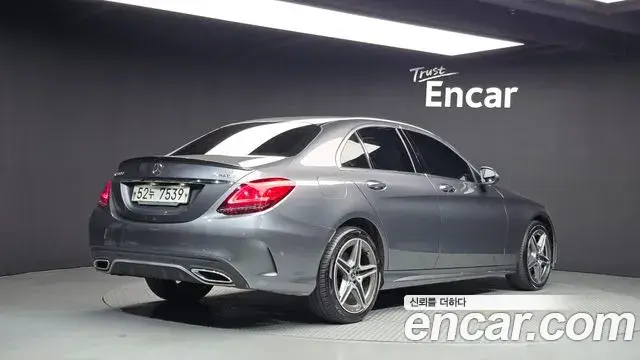 Mercedes-Benz C-Class 2019 — Фото 2/20