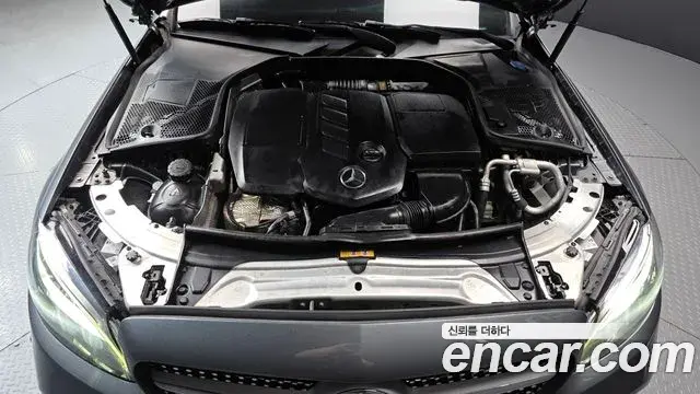 Mercedes-Benz C-Class 2019 — Фото 6/20