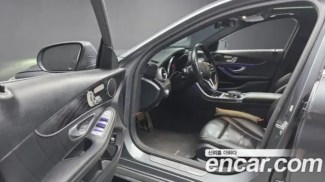 Mercedes-Benz C-Class 2019 — Фото 10/20