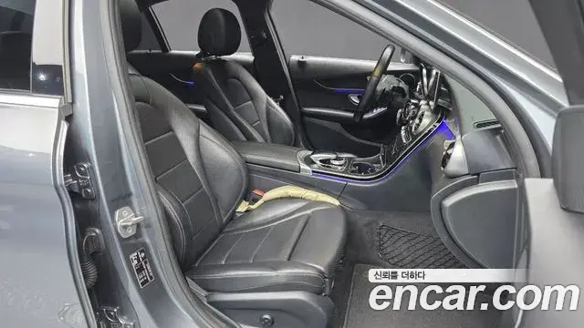 Mercedes-Benz C-Class 2019 — Фото 11/20