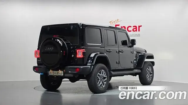 Jeep Wrangler 2022 — Фото 2/20