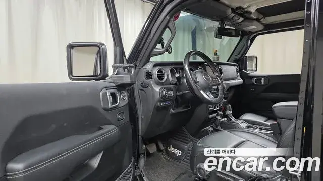 Jeep Wrangler 2022 — Фото 10/20