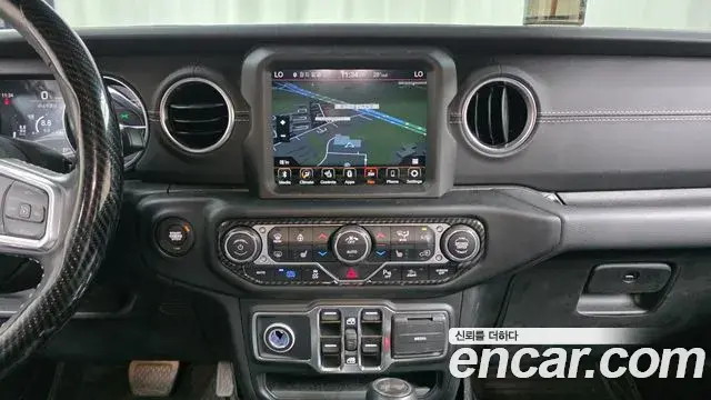 Jeep Wrangler 2022 — Фото 12/20