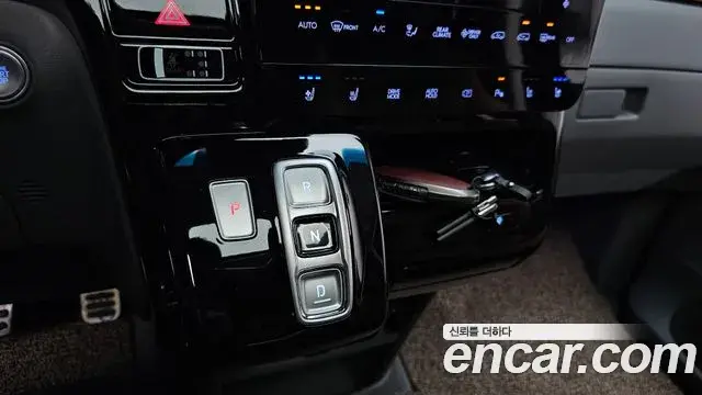 Hyundai Staria 2024 — Фото 9/20