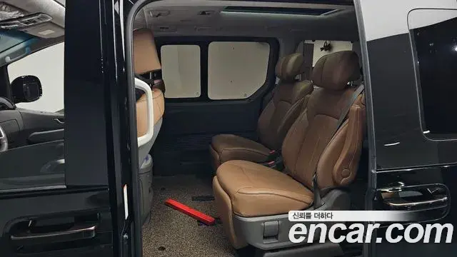 Hyundai Staria 2024 — Фото 11/20