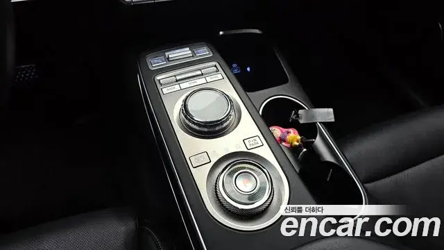 Genesis GV70 2021 — Фото 9/20