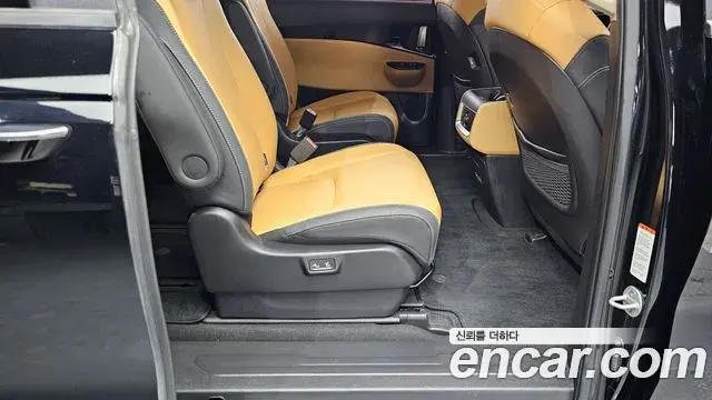 Kia Carnival 2022 — Фото 12/20