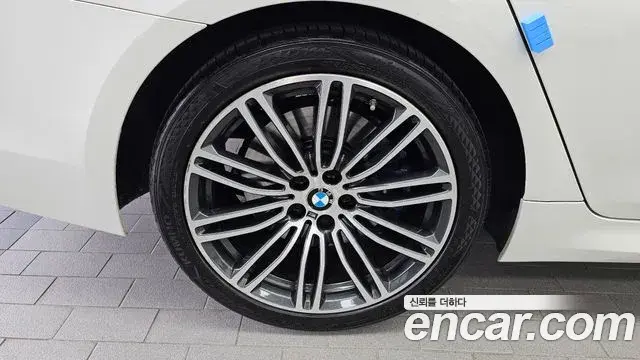 BMW 5 Series 2019 — Фото 4/20