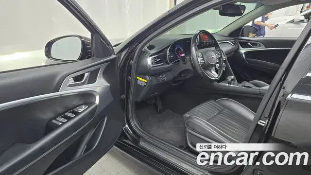 Genesis G70 2018 — ფოტო 14/20