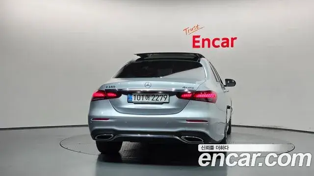 Mercedes-Benz E-Class 2022 — Фото 4/20