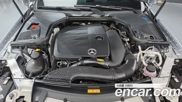Mercedes-Benz E-Class 2022 — Фото 6/20