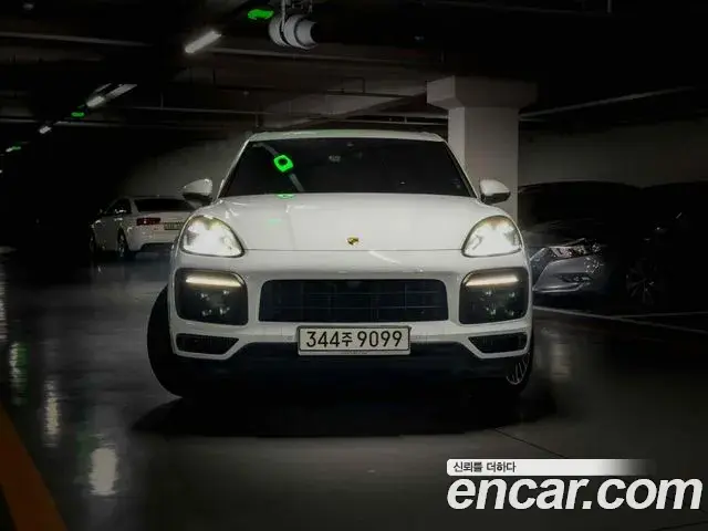 Porsche Cayenne 2019 — Фото 1/10