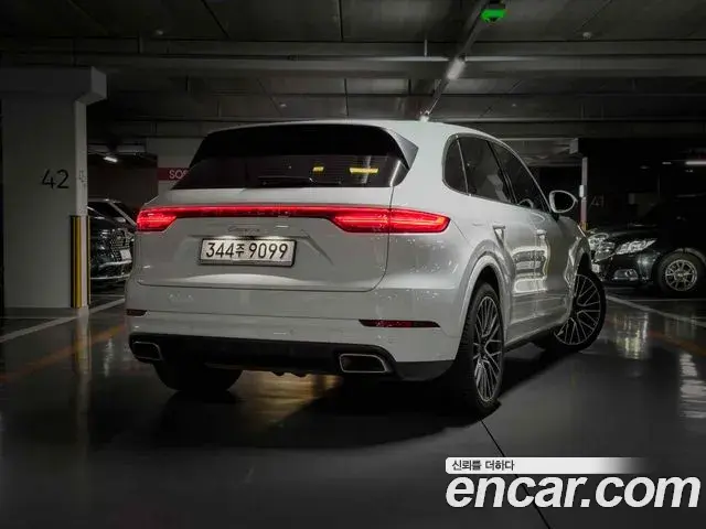 Porsche Cayenne 2019 — Фото 4/10
