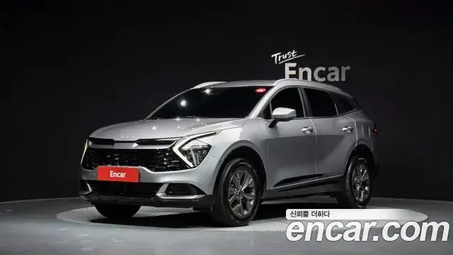 Kia Sportage 2022 — Фото 1/20