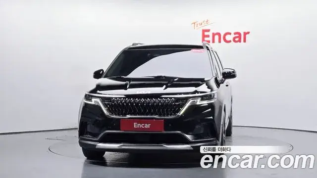 Kia Carnival 2023 — ფოტო 24/31