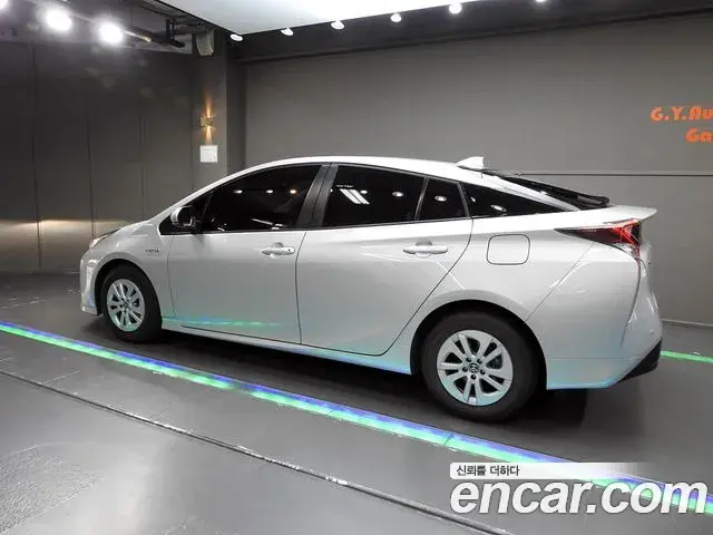 Toyota Prius 2018 — Şəkil 2/20