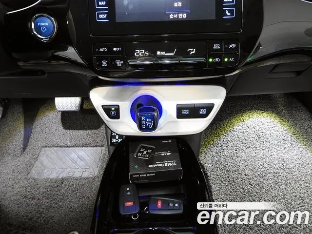 Toyota Prius 2018 — Şəkil 6/20