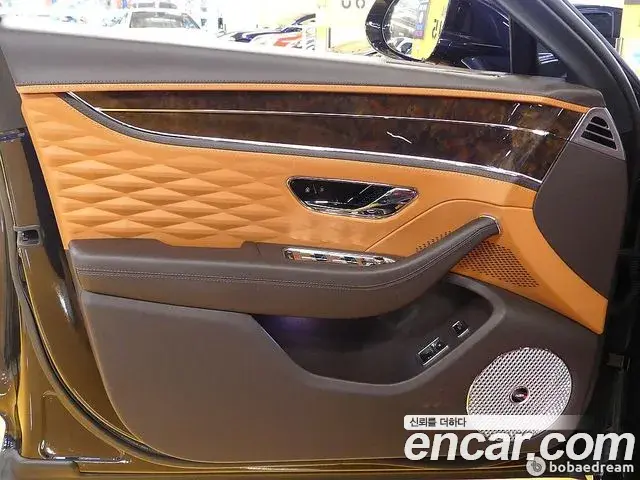 Bentley Flying Spur 2022 — Photo 12/20