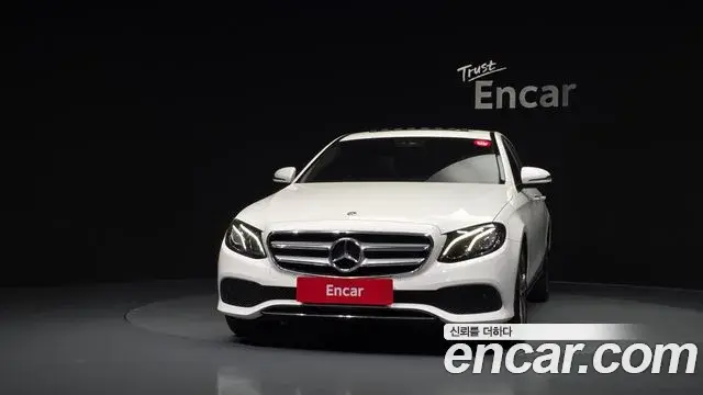 Mercedes-Benz E-Class 2019 — Фото 3/20