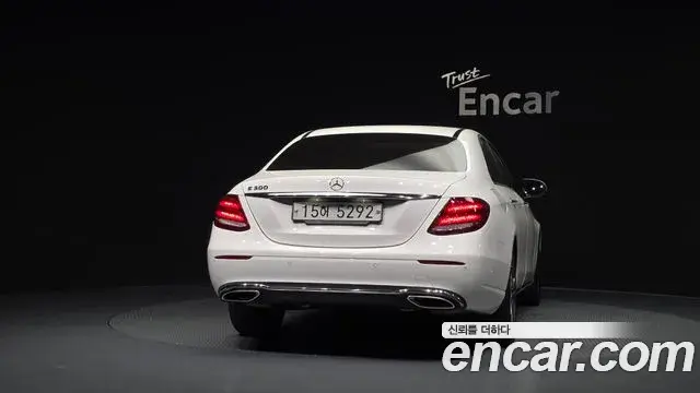Mercedes-Benz E-Class 2019 — Фото 4/20